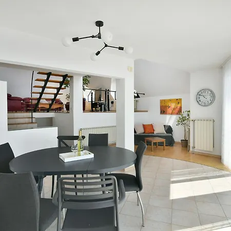 Skyline Grand Penthous Free Parking ヴァルナ