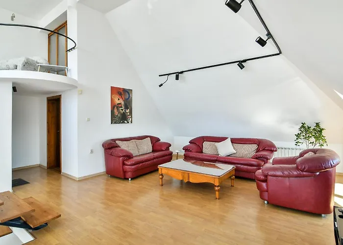 Skyline Grand Penthous Free Parking