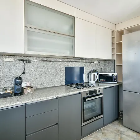 Апартаменты Skyline Grand Penthous Free Parking *